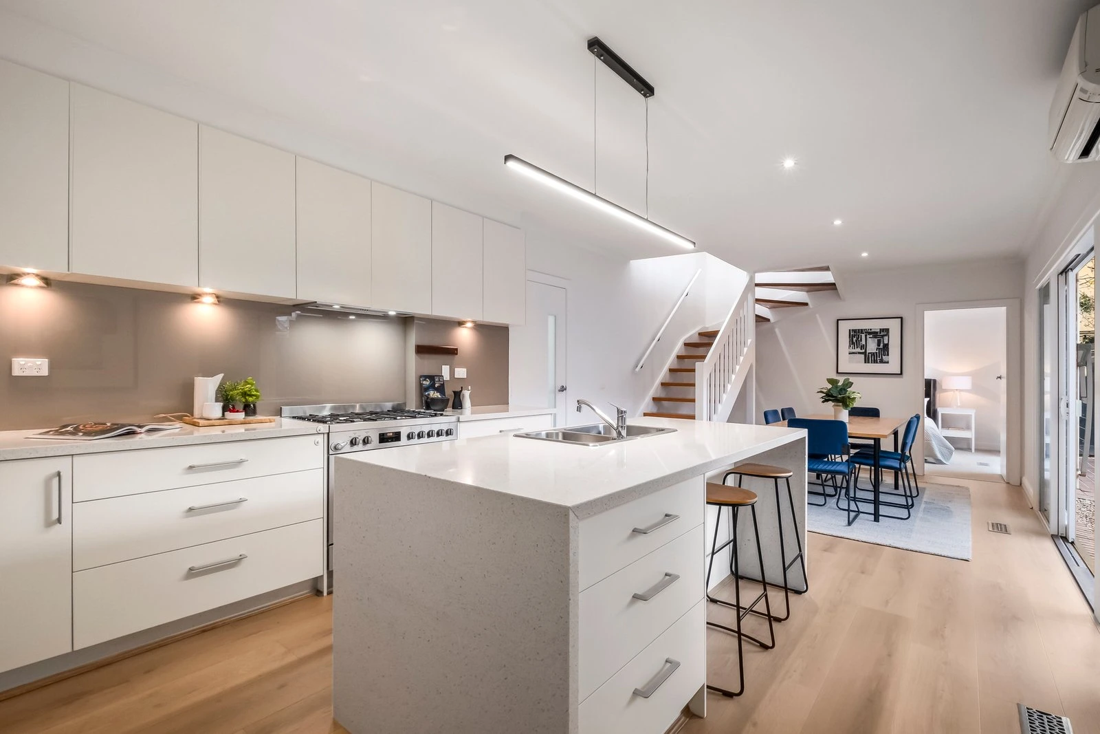 19 Rossfield Avenue, Kew, 3101