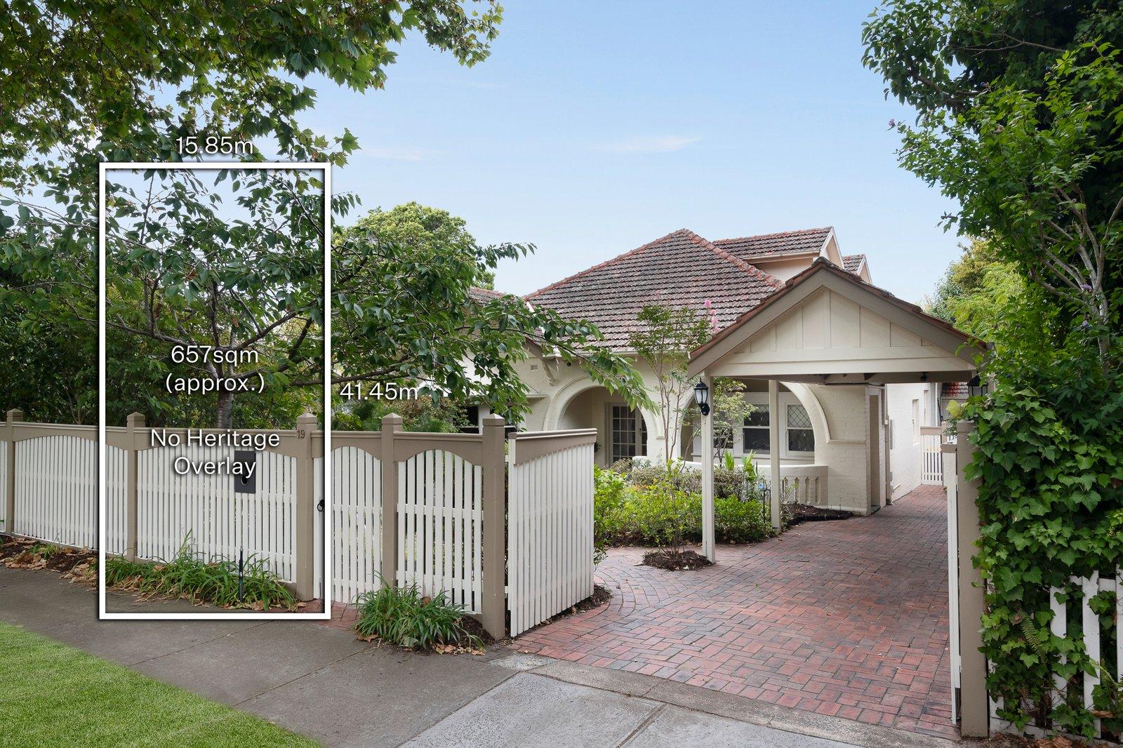 19 Stanley Grove, Canterbury, 3126