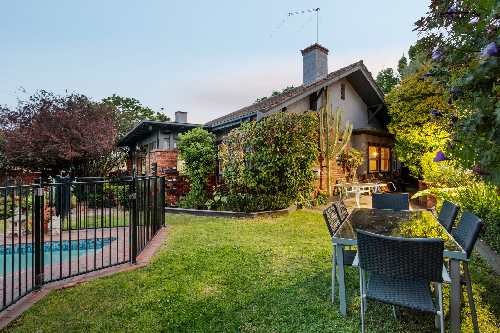 1916-1918 Malvern Road, Malvern East, 3145