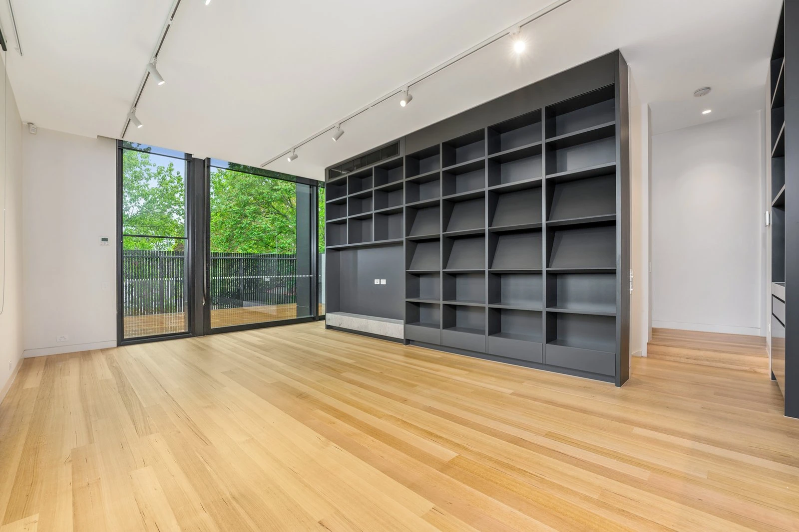 1/92 Brougham Street, Kew, 3101