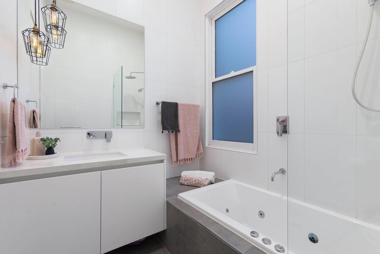 2 Ashworth Street, Albert Park, 3206