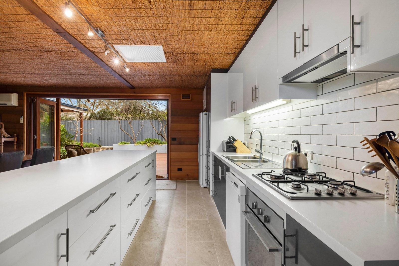 2 Hawkesmeade Street, Balnarring Beach, 3926