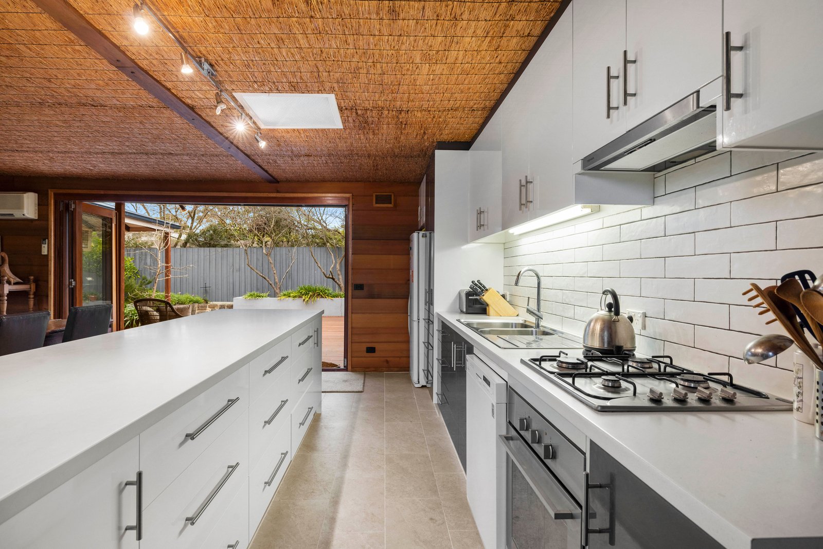 2 Hawkesmeade Street, Balnarring Beach, 3926