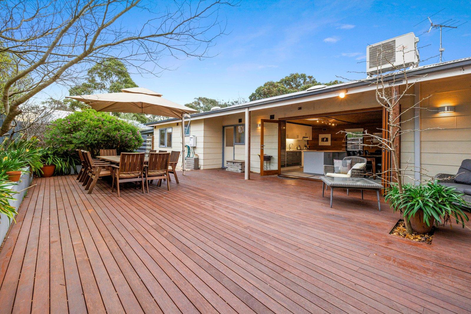 2 Hawkesmeade Street, Balnarring Beach, 3926
