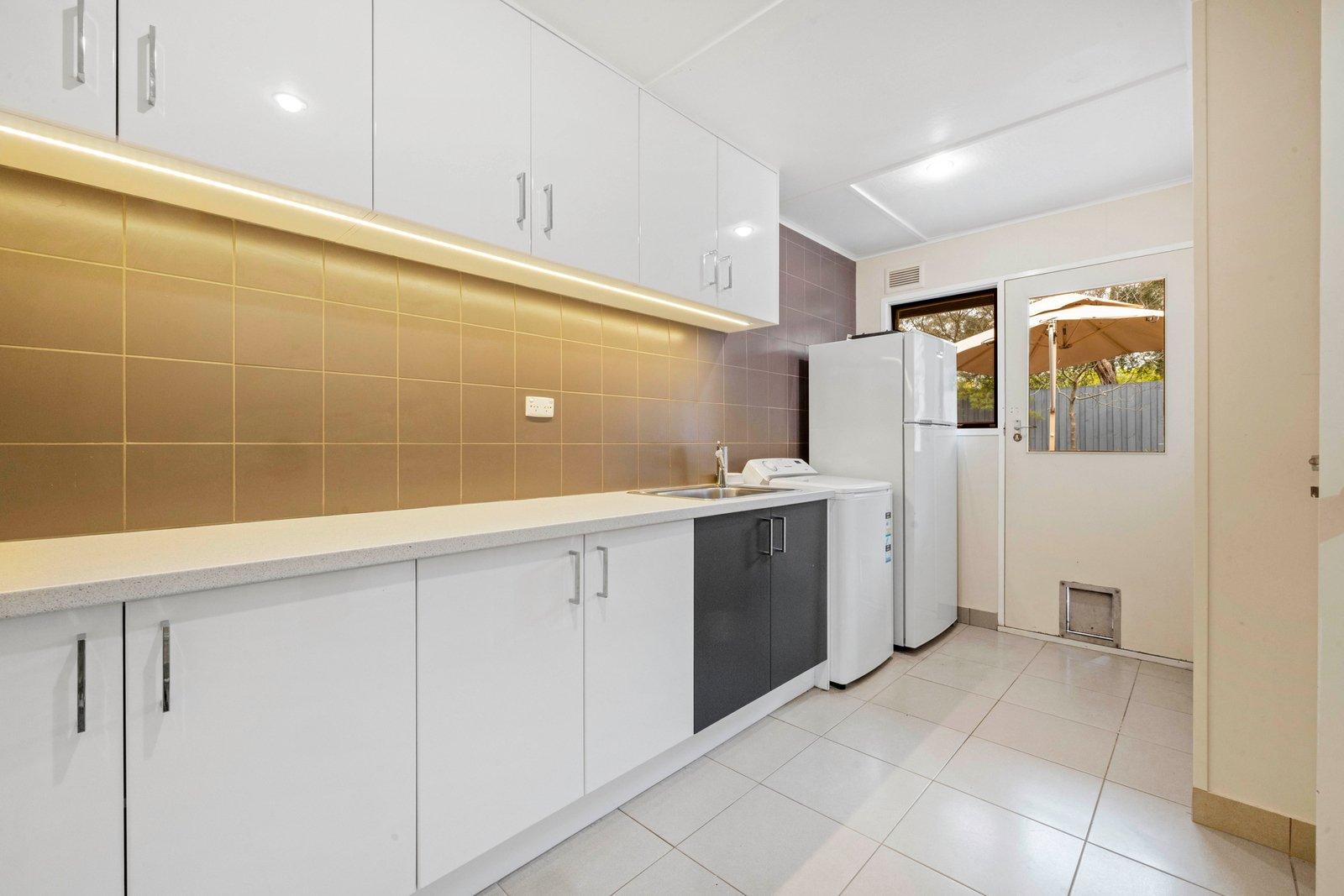 2 Hawkesmeade Street, Balnarring Beach, 3926