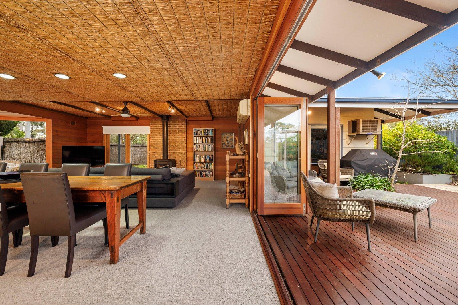 2 Hawkesmeade Street, Balnarring Beach, 3926