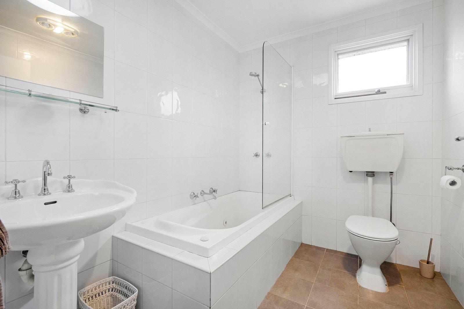 2 Hawkesmeade Street, Balnarring Beach, 3926
