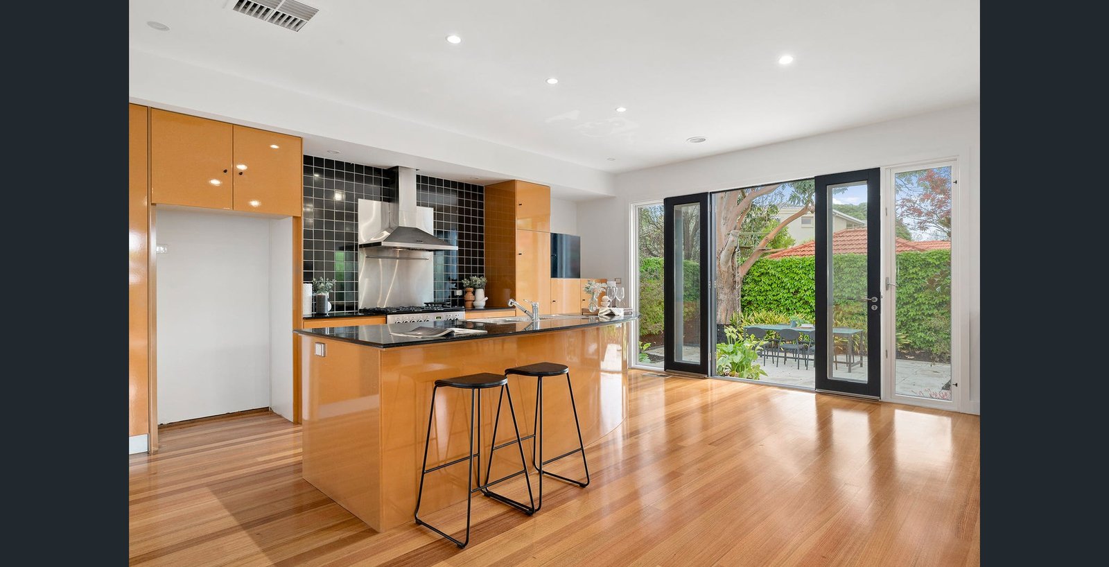 2 Hazeldine Road, Glen Iris, Vic