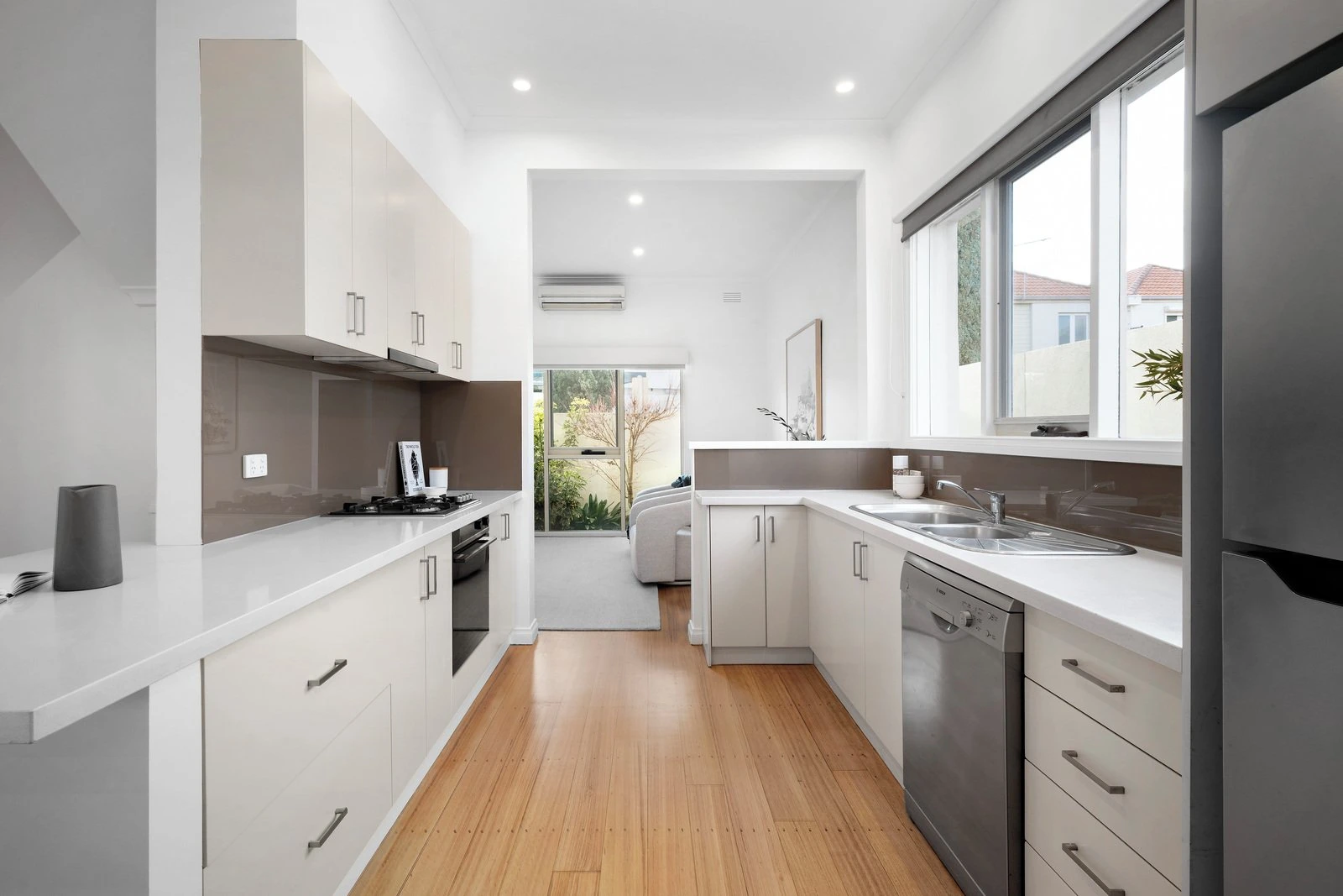 2 Little Swallow Street, Port Melbourne, 3207