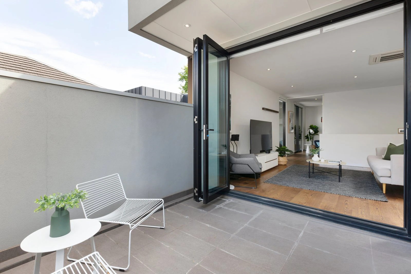 2 McMicken Lane, Prahran, 3181