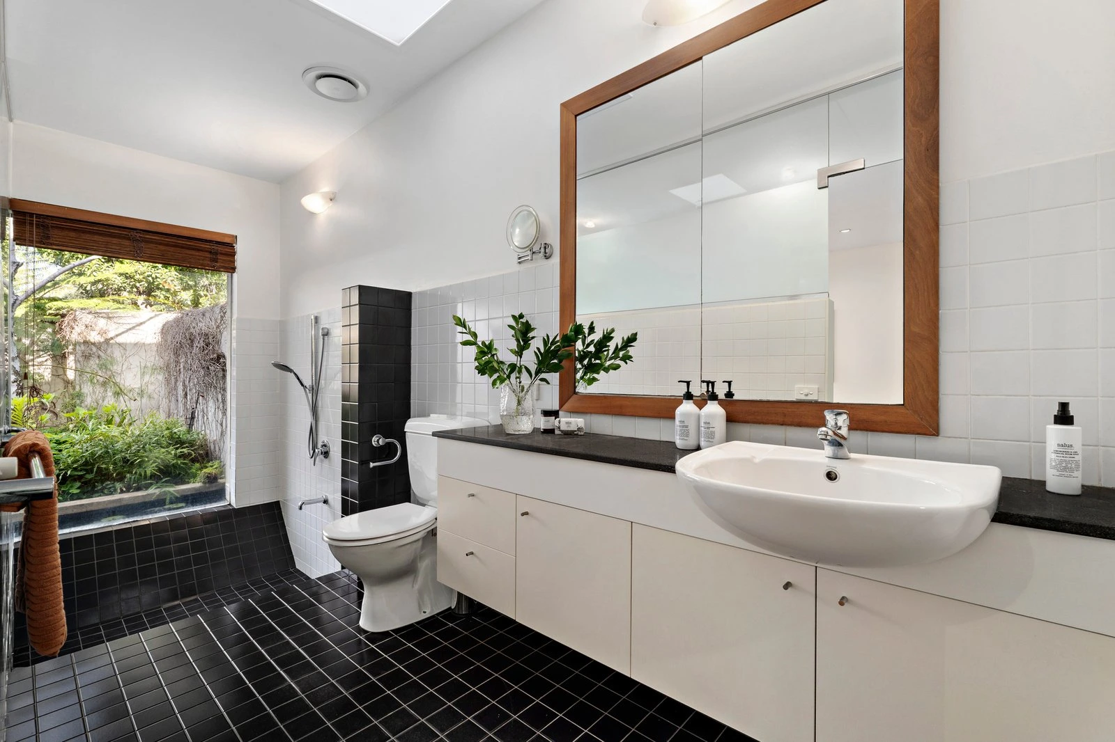 2 Palm Avenue, Caulfield North, 3161