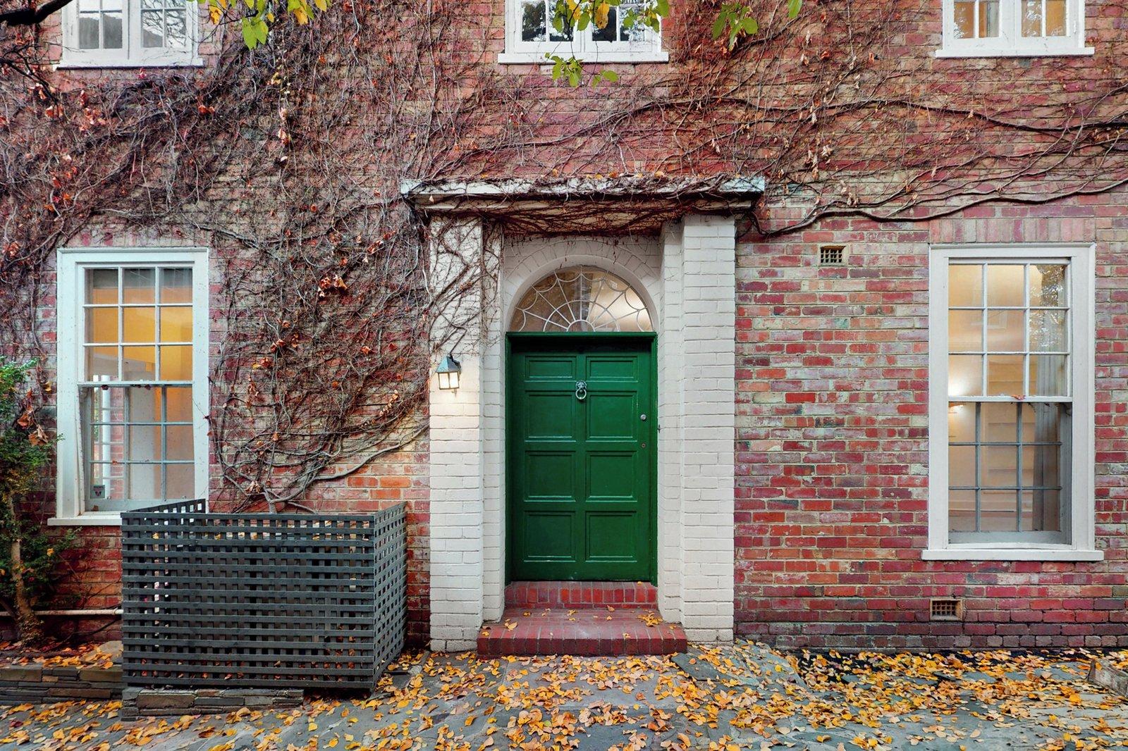 2 St Leonards Court, South Yarra, 3141