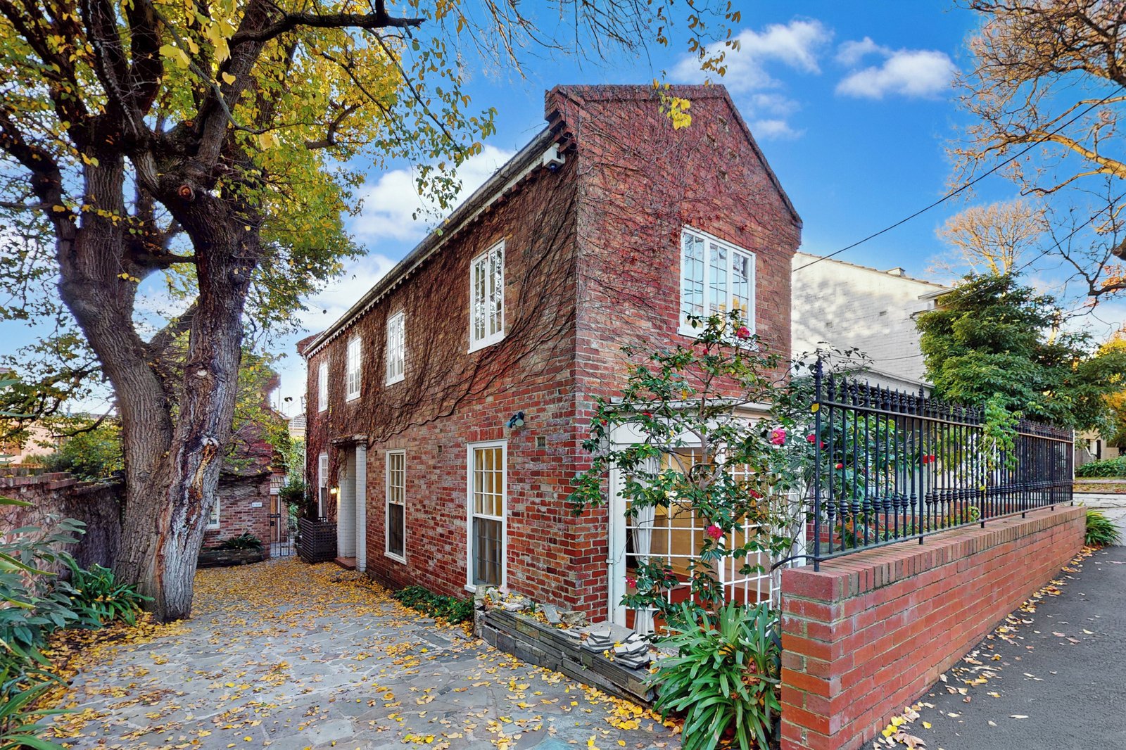 2 St Leonards Court, South Yarra, 3141