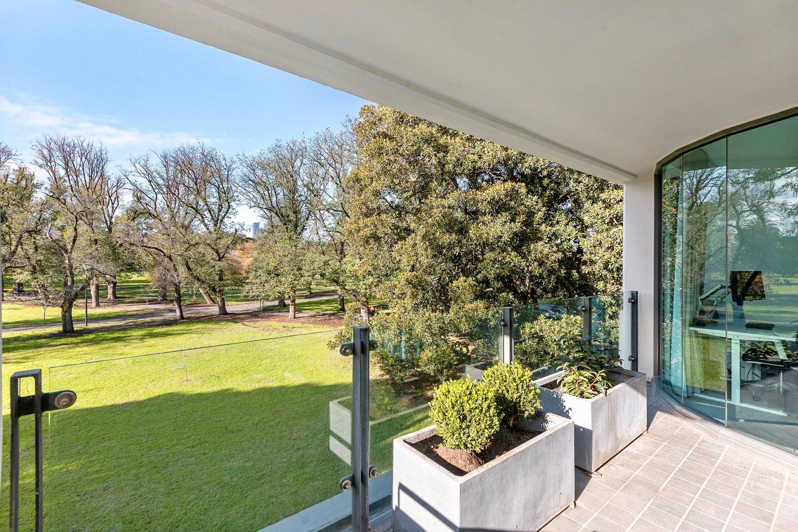 202/2 Slater Street, Melbourne, 3004