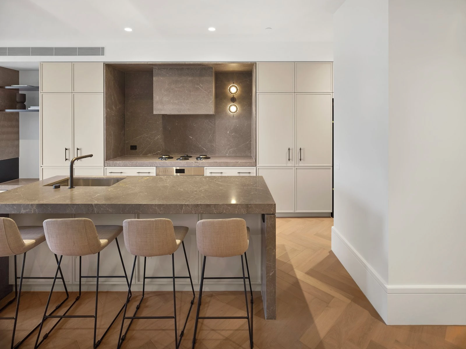 203/376 Albert Street, East Melbourne, 3002