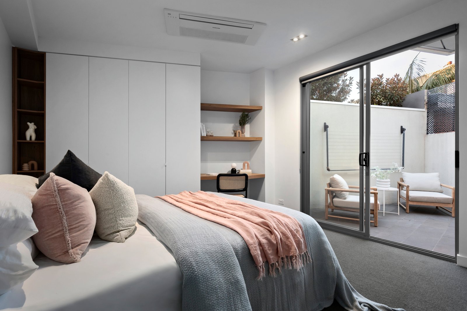209 Esplanade West, Port Melbourne, 3207