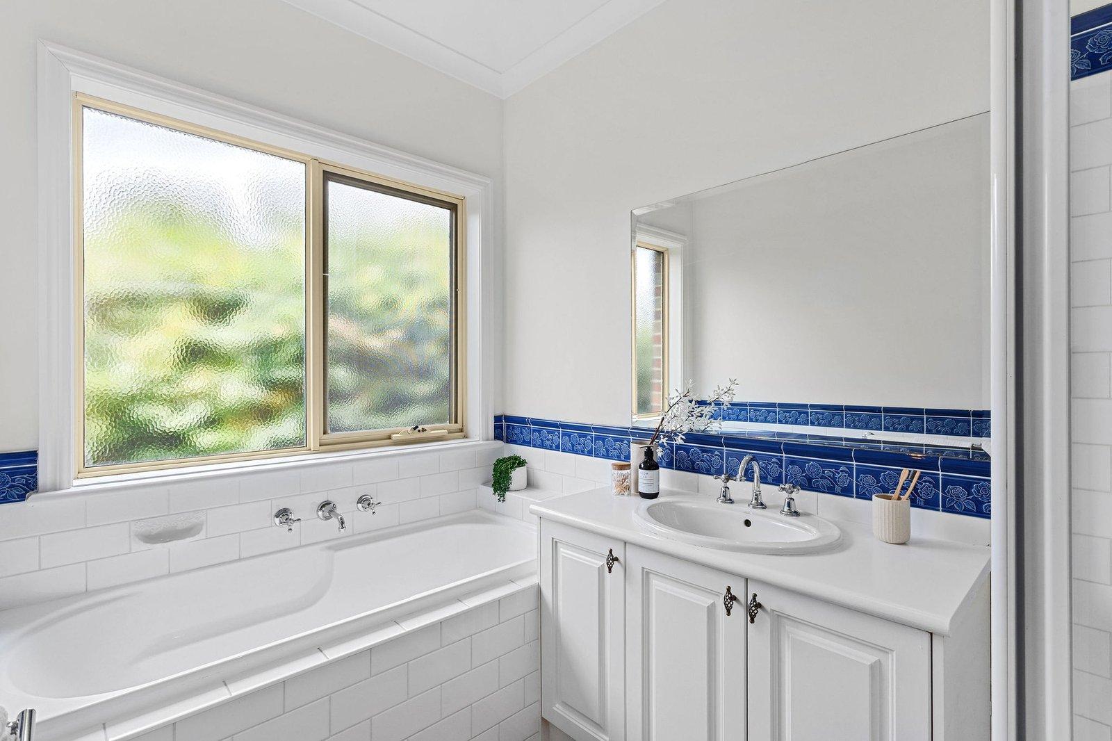21 Kathleen Crescent, Mornington, 3931