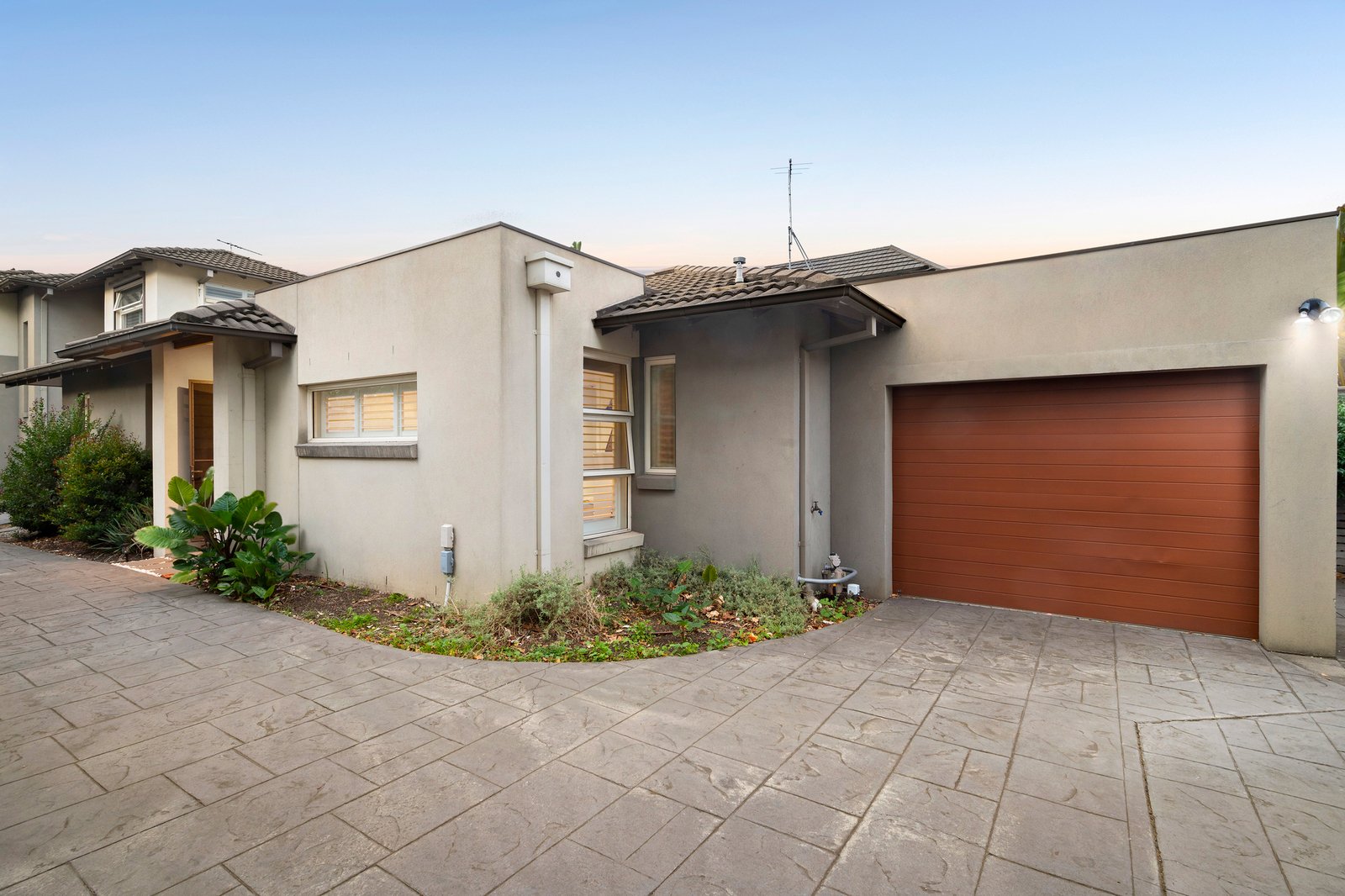 2/10 Brown Street, Brighton East, 3187