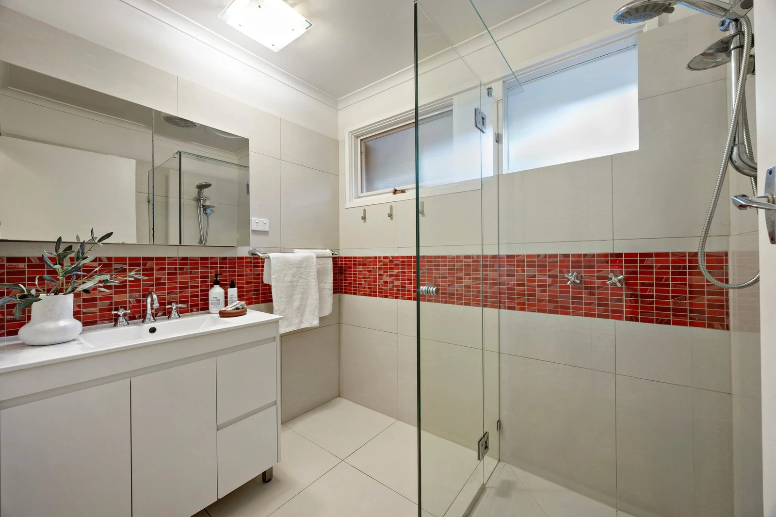 2/10 Hillcrest Avenue, Highett, 3190