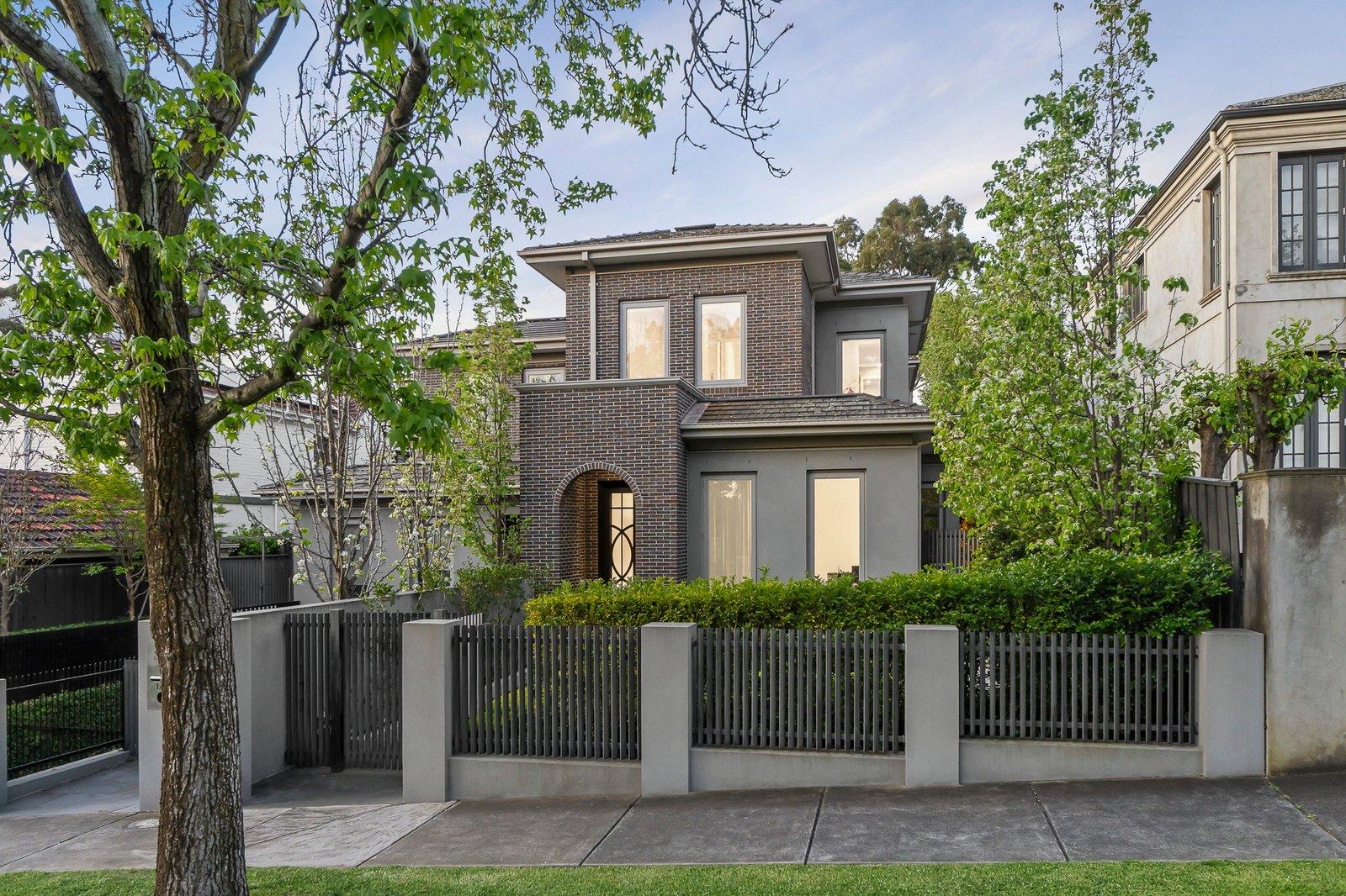 2/11 Leura Grove, Hawthorn East, 3123