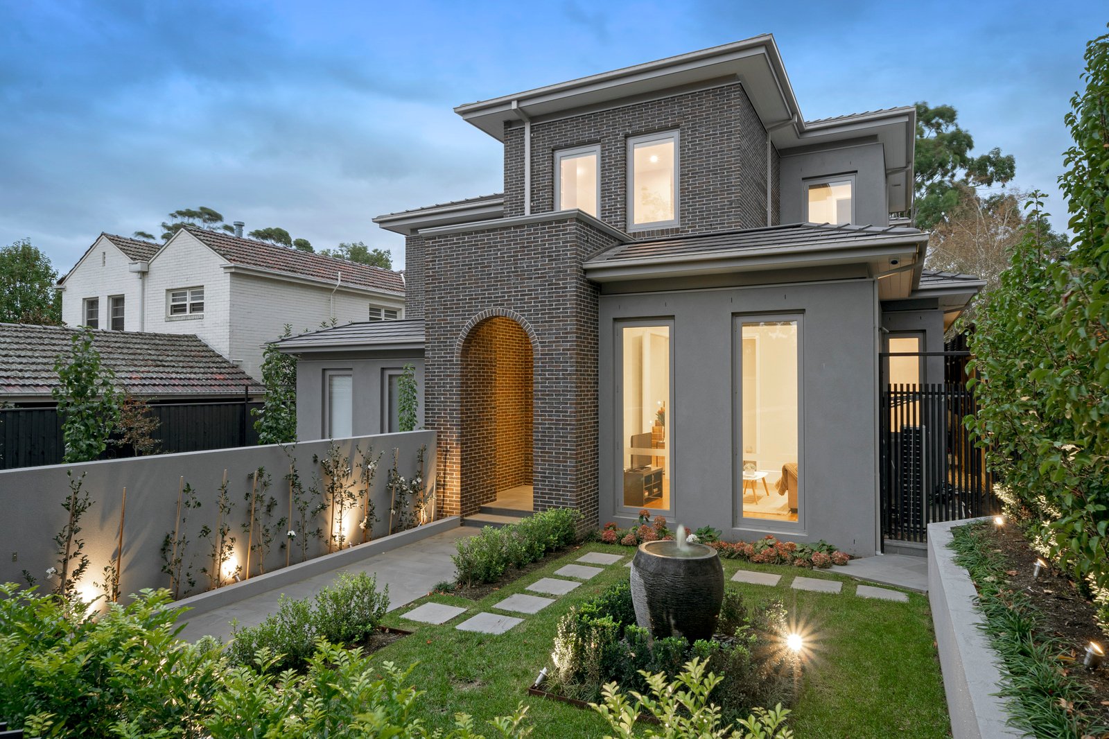 2/11 Leura Grove, Hawthorn East, 3123