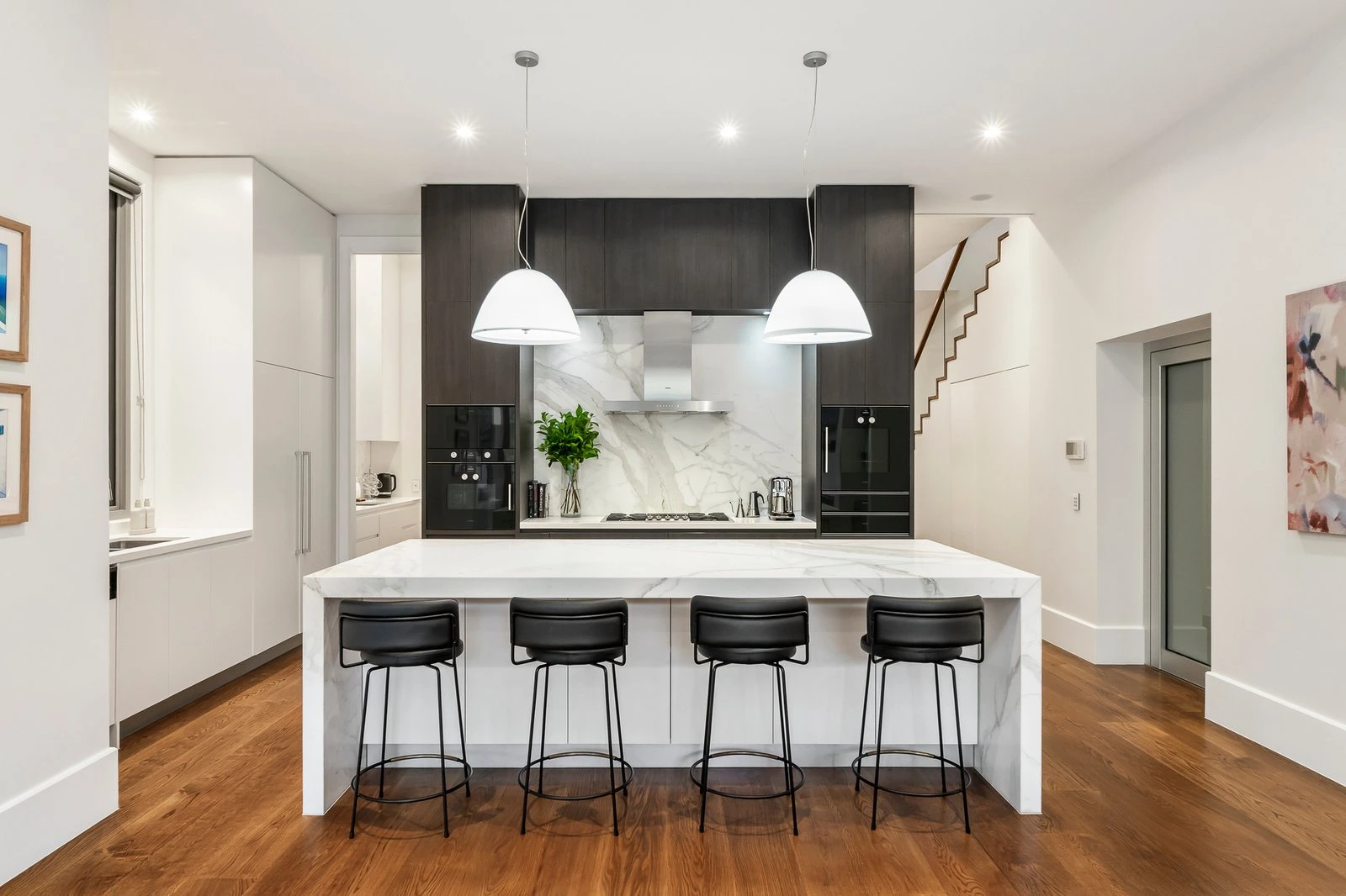 2/11 Leura Grove, Hawthorn East, 3123