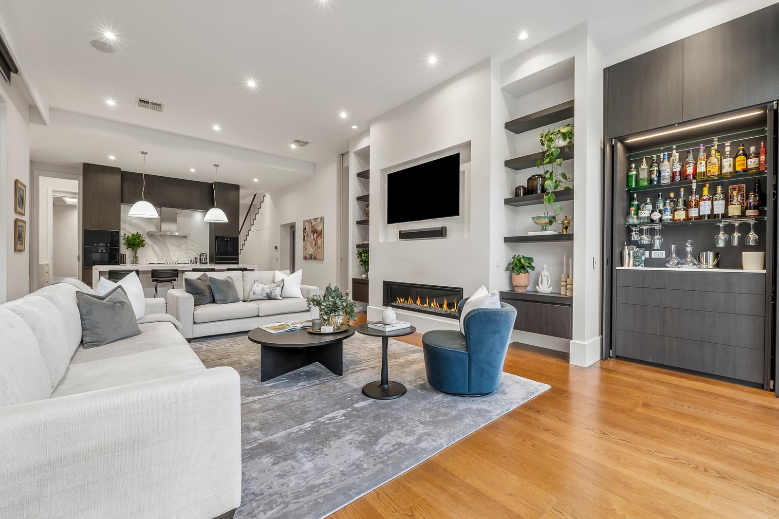 2/11 Leura Grove, Hawthorn East, 3123
