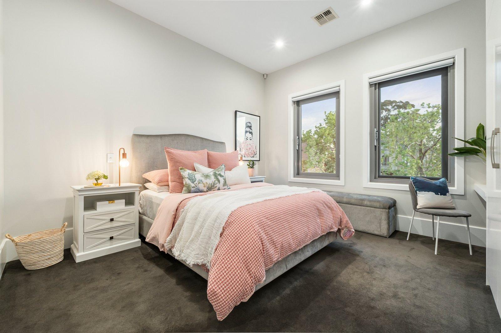 2/11 Leura Grove, Hawthorn East, 3123