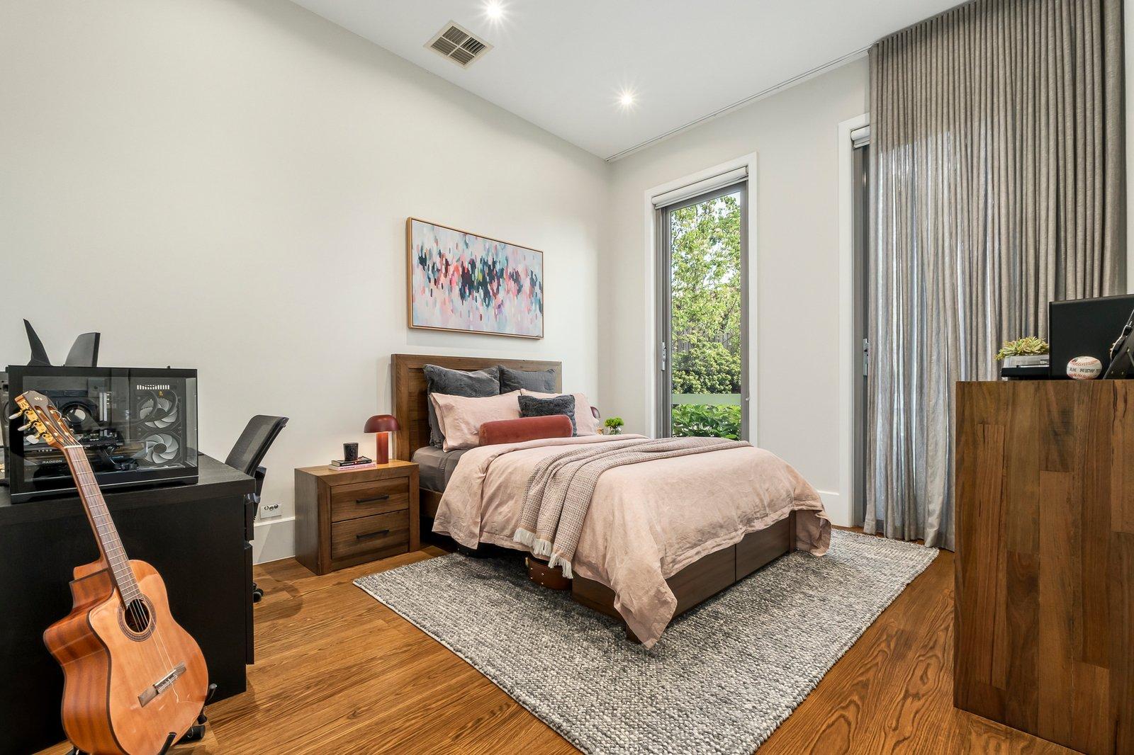 2/11 Leura Grove, Hawthorn East, 3123