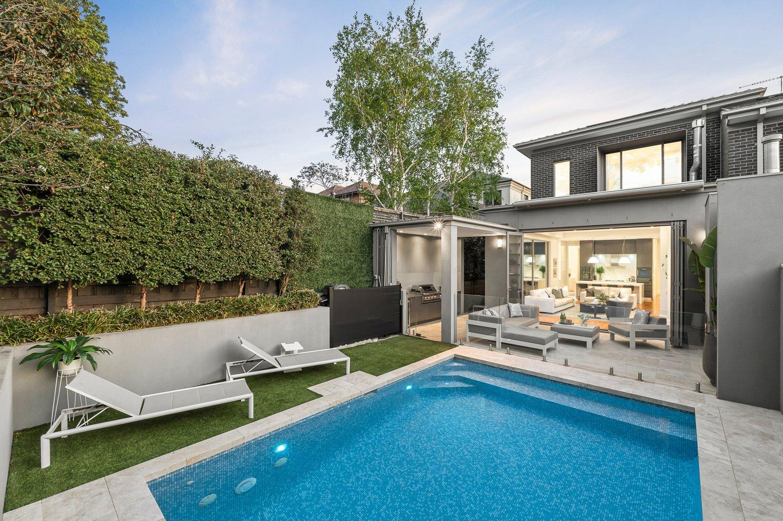 2/11 Leura Grove, Hawthorn East, 3123