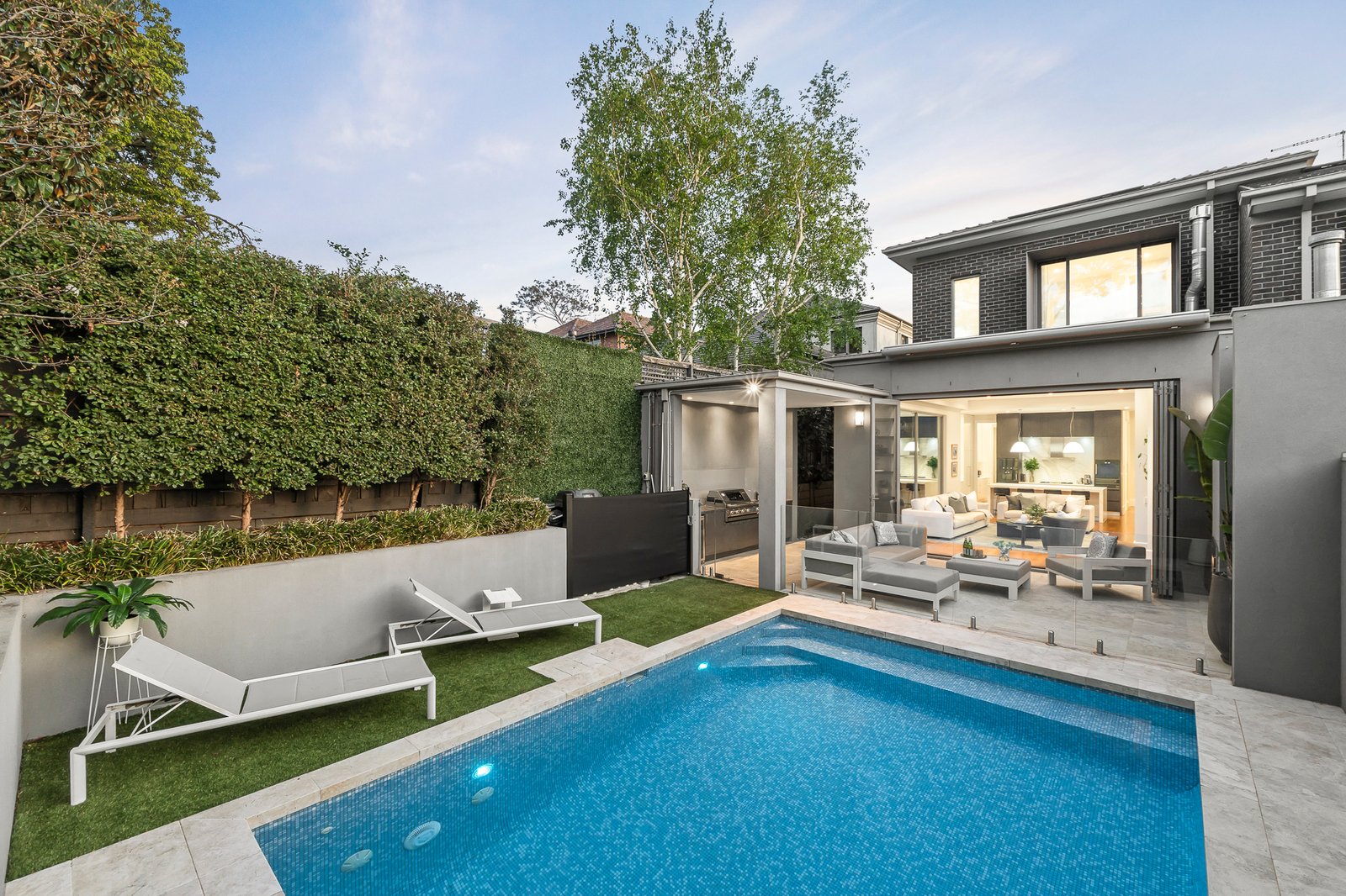 2/11 Leura Grove, Hawthorn East, 3123