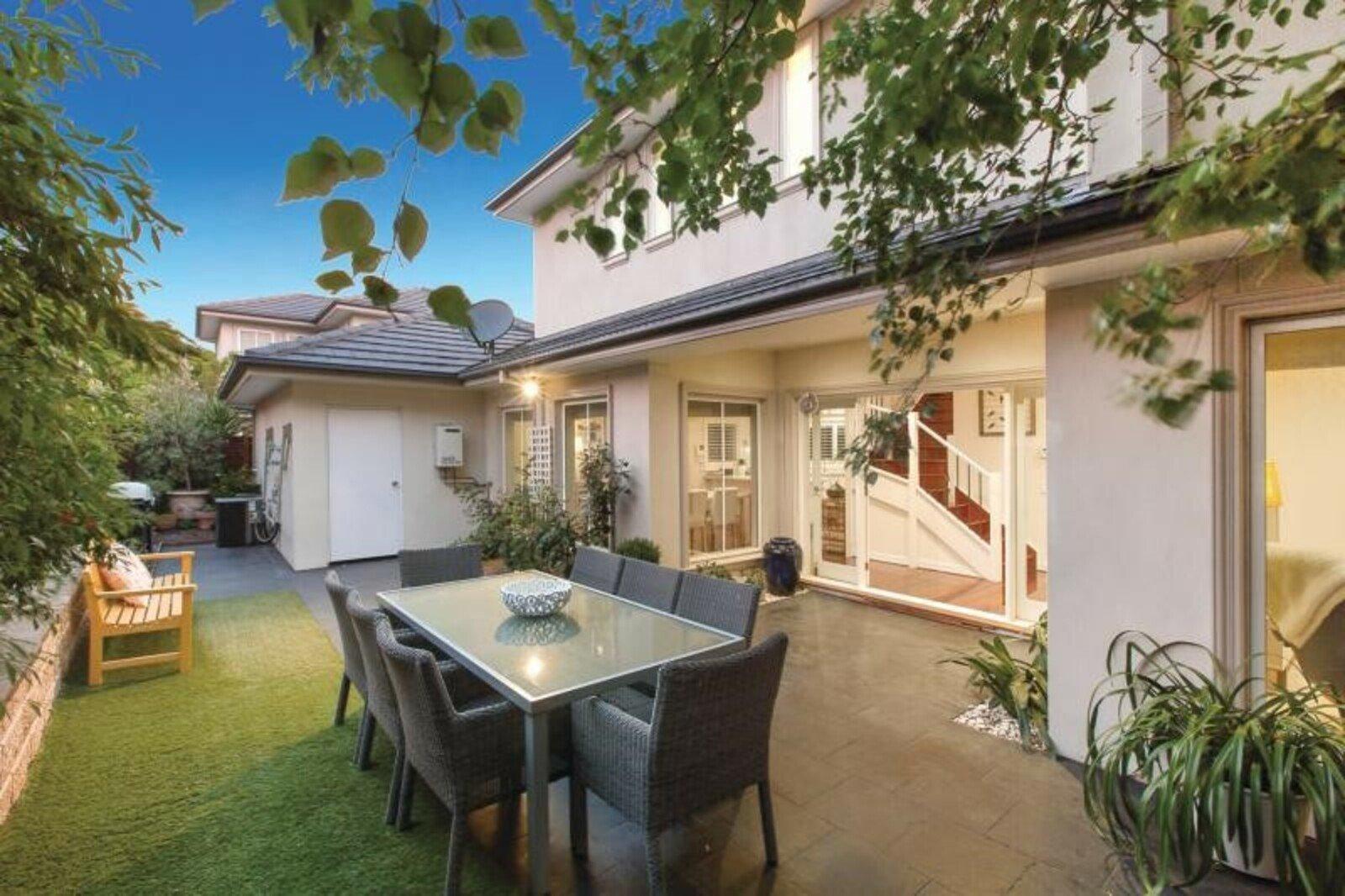 2/11 Peace Street, Glen Iris, 3146