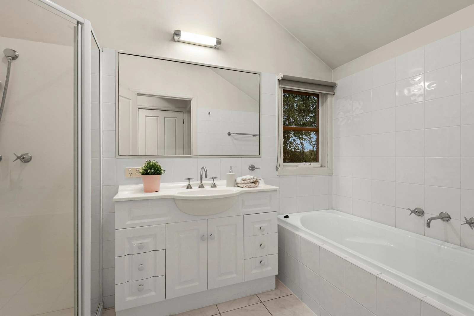 2/110 Belmore Road, Balwyn, 3103