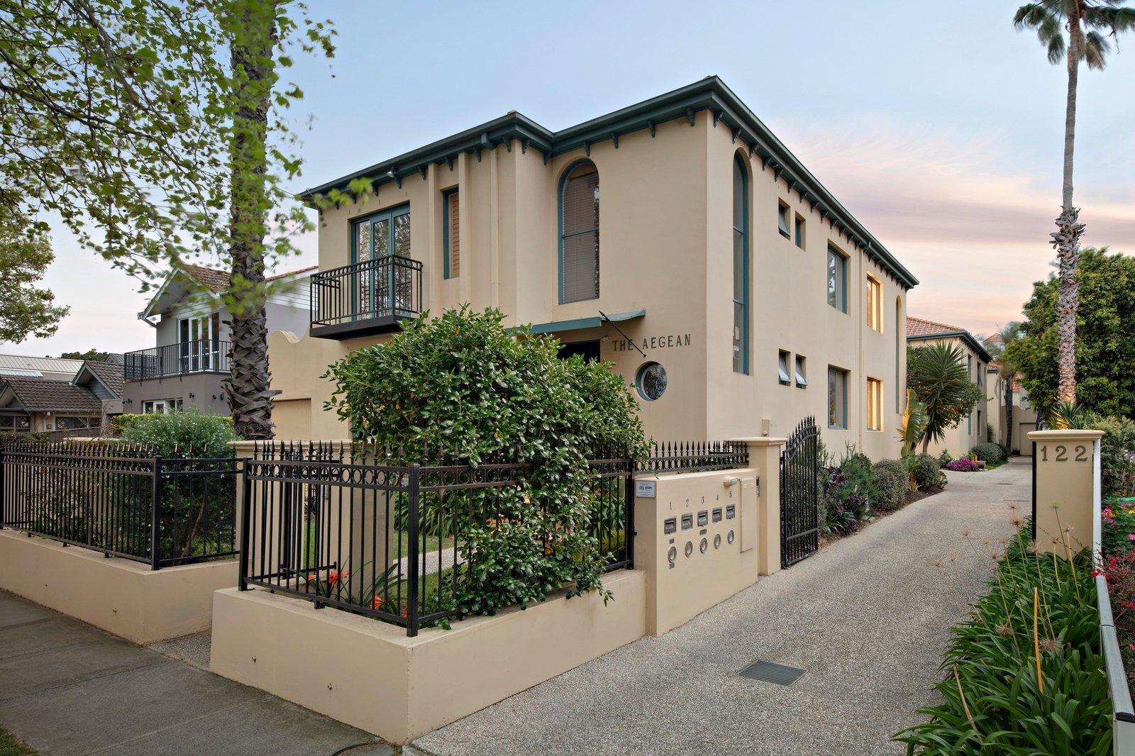 2/122 Mitford Street, Elwood, 3184