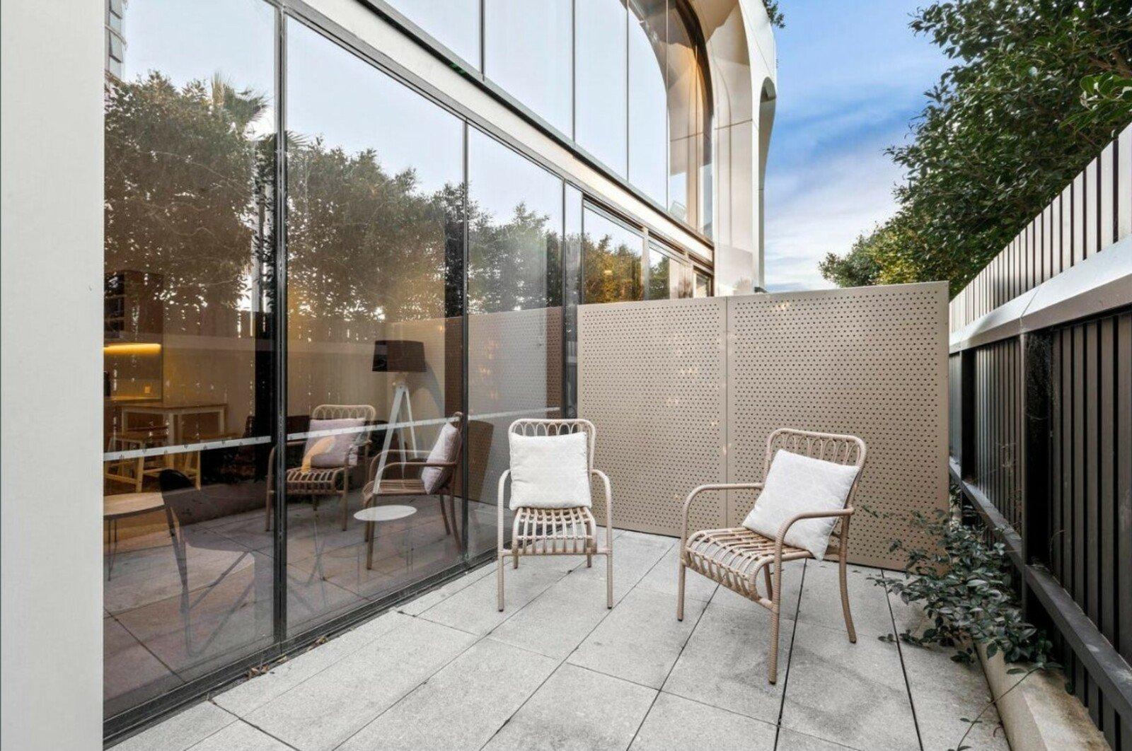 213/320 Plummer Street, Port Melbourne, 3207