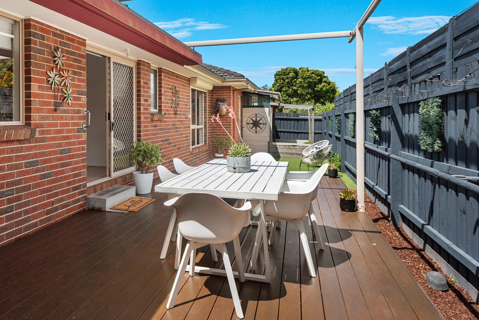 2/14 Highbury Road, Burwood, 3125