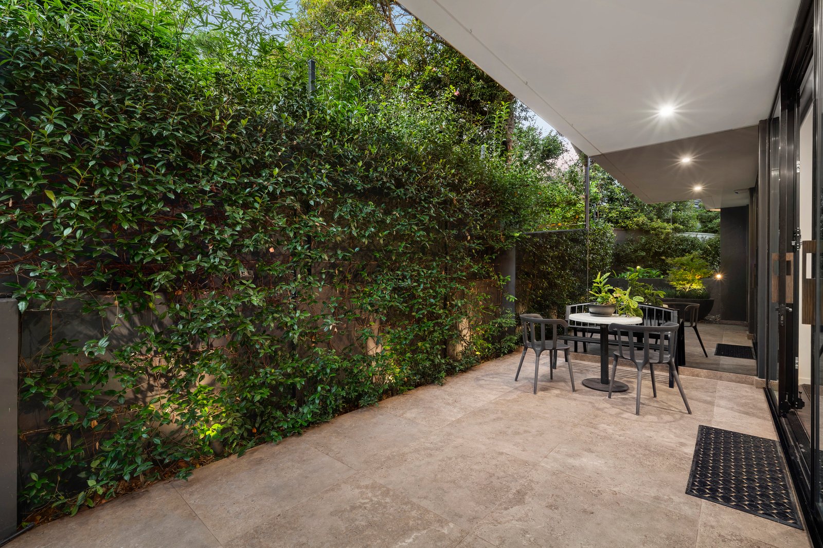 2/14 Martin Court, Toorak, 3142