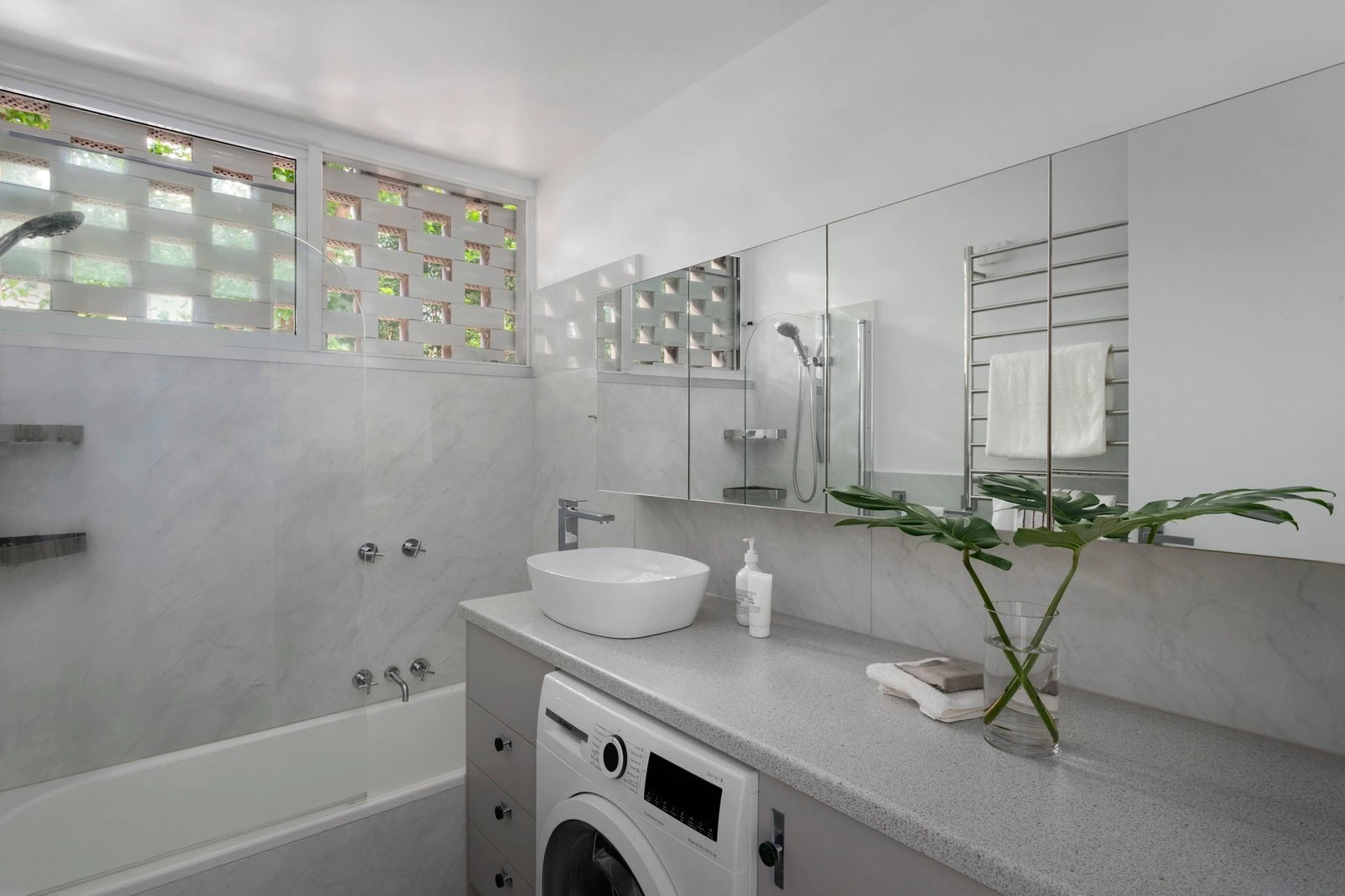 2/140 Kerferd Road, Albert Park, 3206