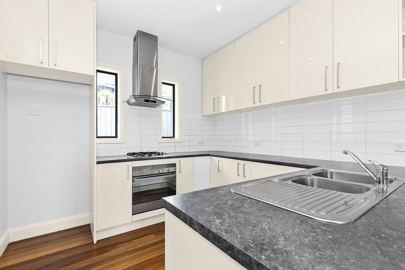 2/15 Dion Street, Doncaster, 3108