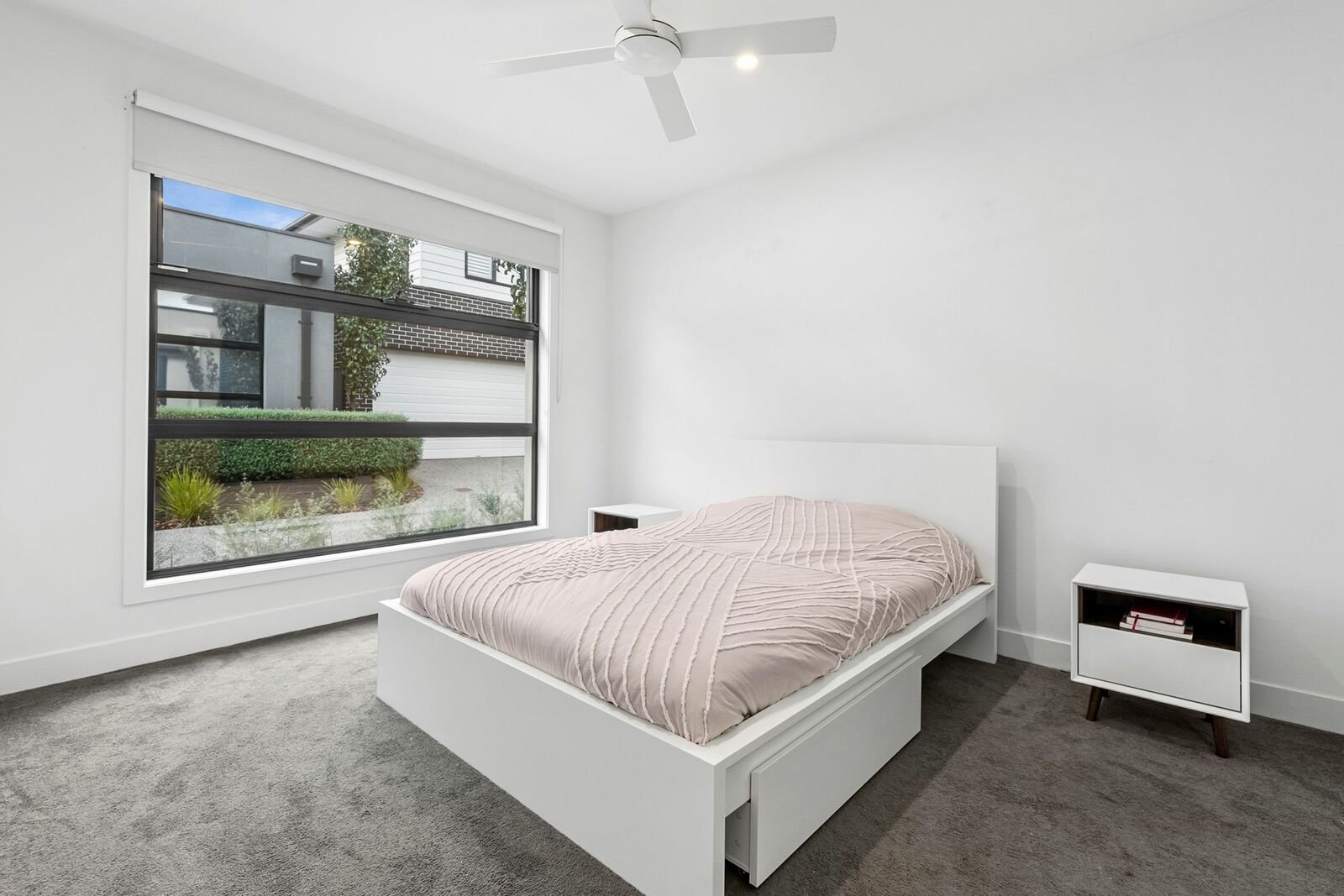 2/15 Green Island Avenue, Mount Martha, 3934
