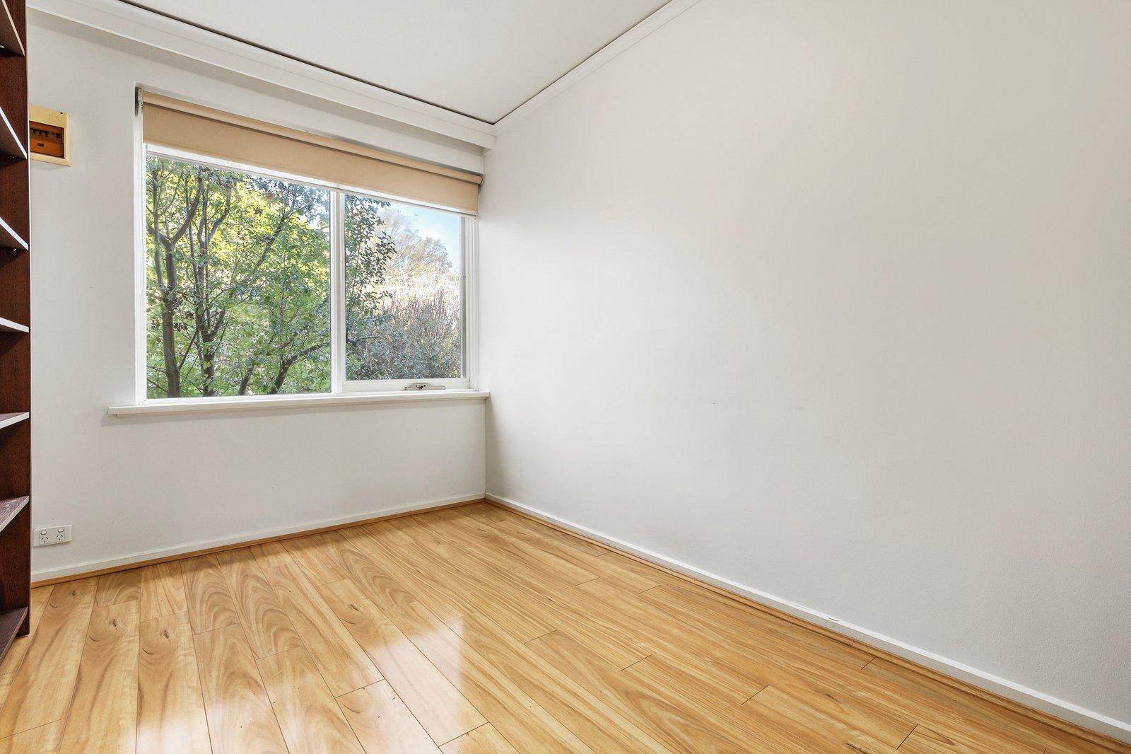 2/15 Holloway Street, Ormond, 3204