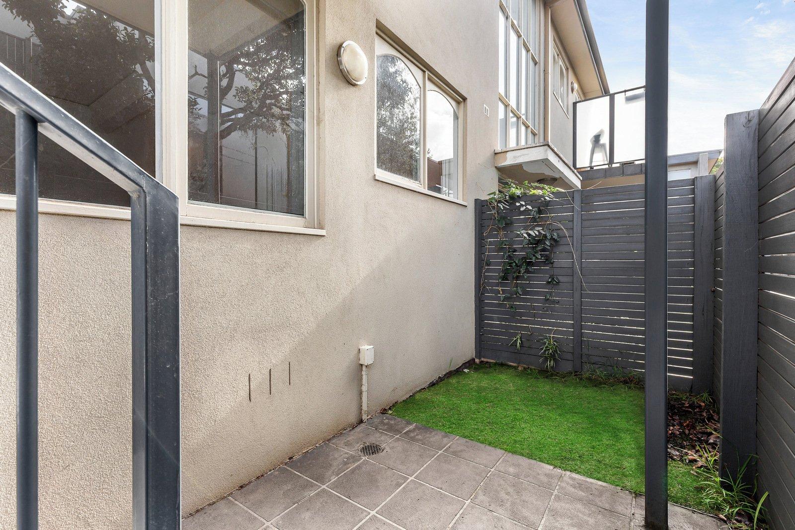 2/15 Holloway Street, Ormond, 3204