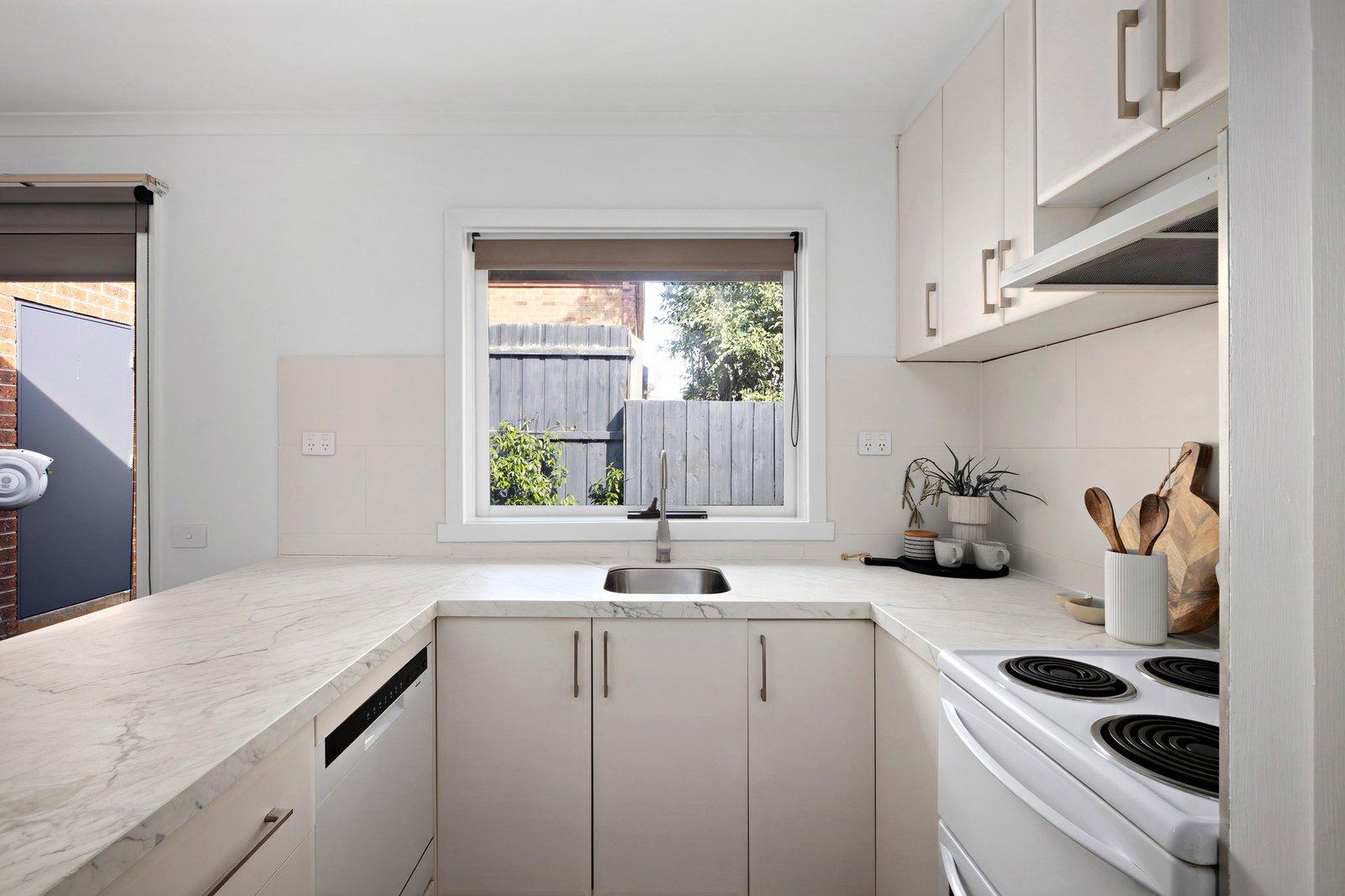 2/16 Murray Street, Mornington, 3931
