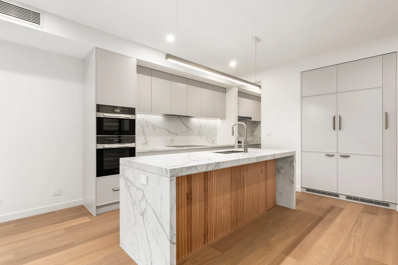 2/160 Balwyn Road, Balwyn, Vic