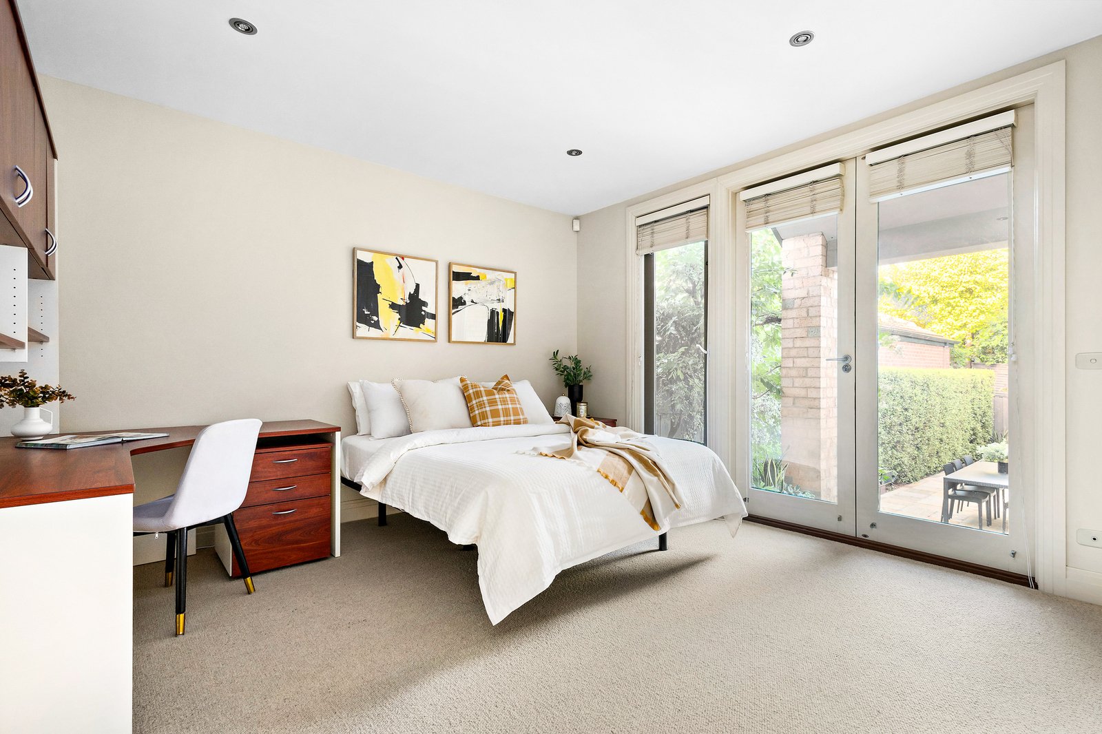 2/17 Dickens Street, Glen Iris, 3146