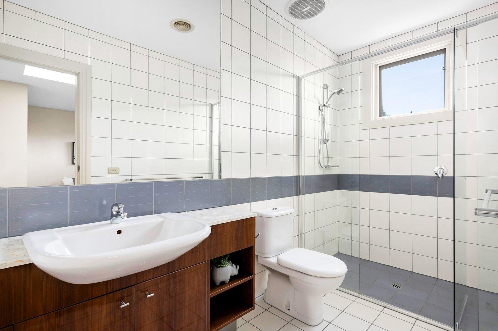 2/17 Dickens Street, Glen Iris, 3146