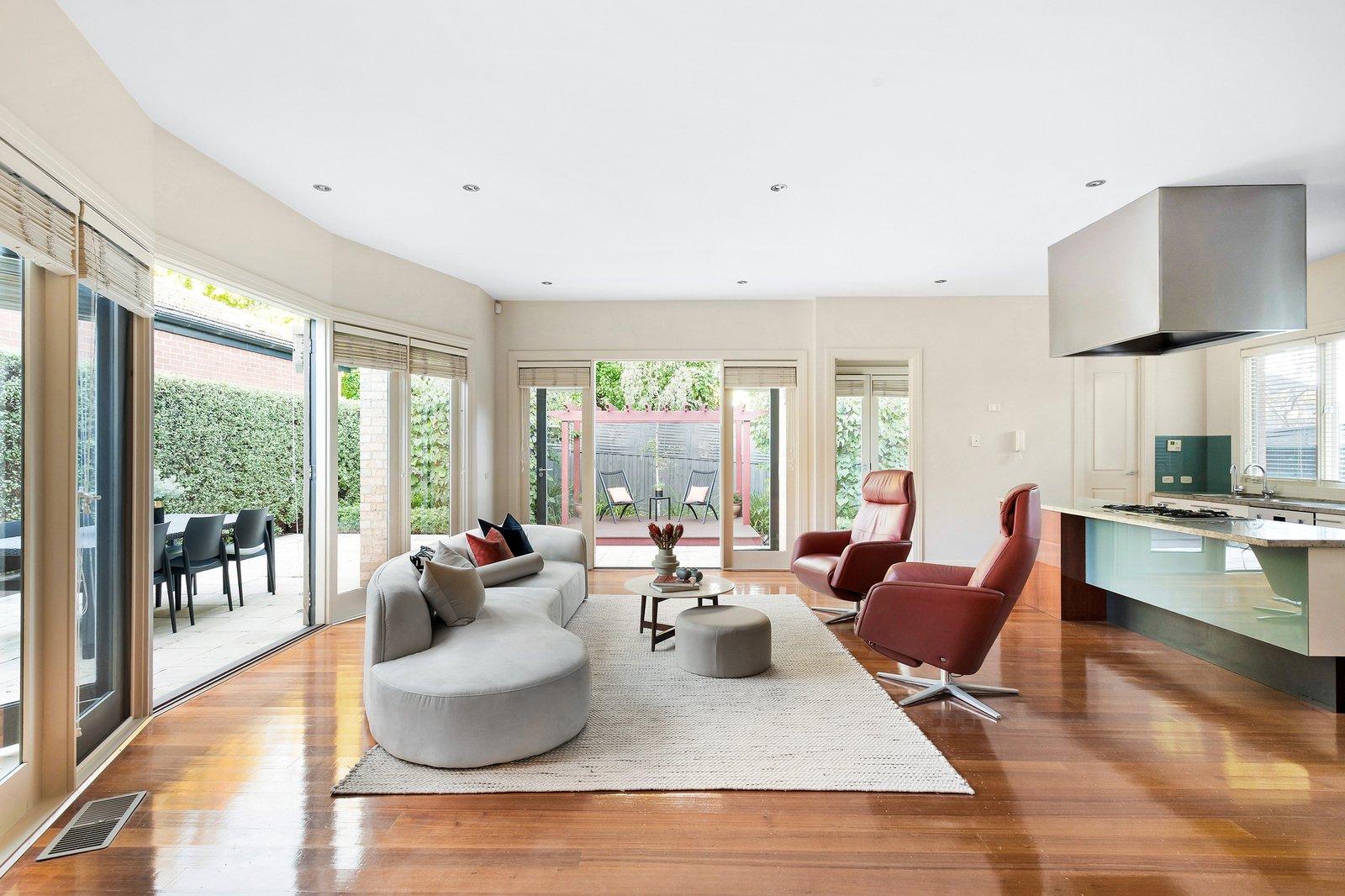 2/17 Dickens Street, Glen Iris, 3146