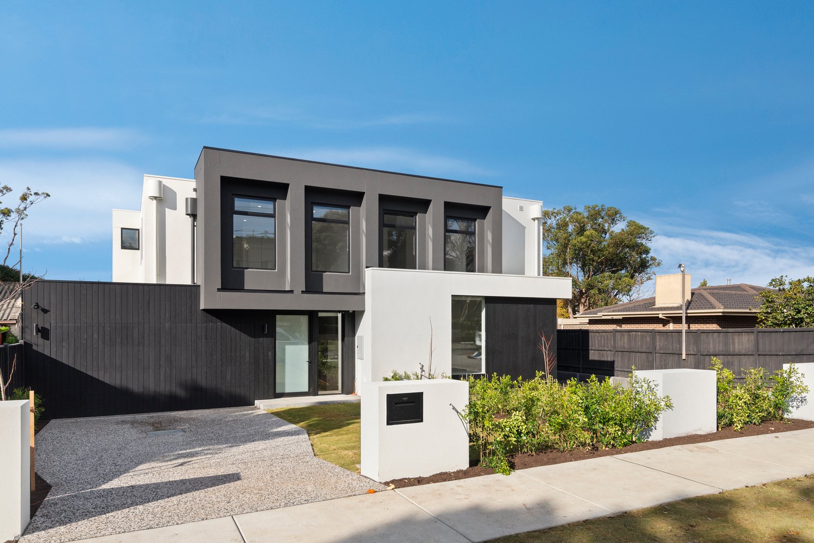 2/17 Evelina Street, Mont Albert North, Vic