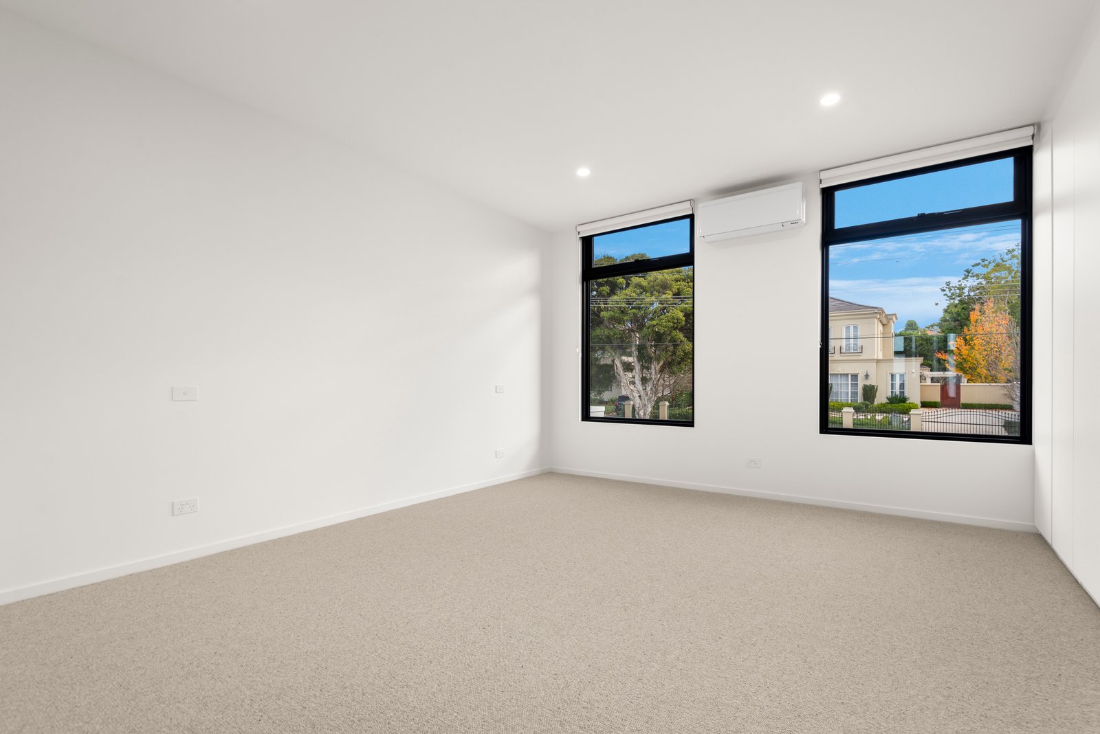 2/17 Evelina Street, Mont Albert North, Vic