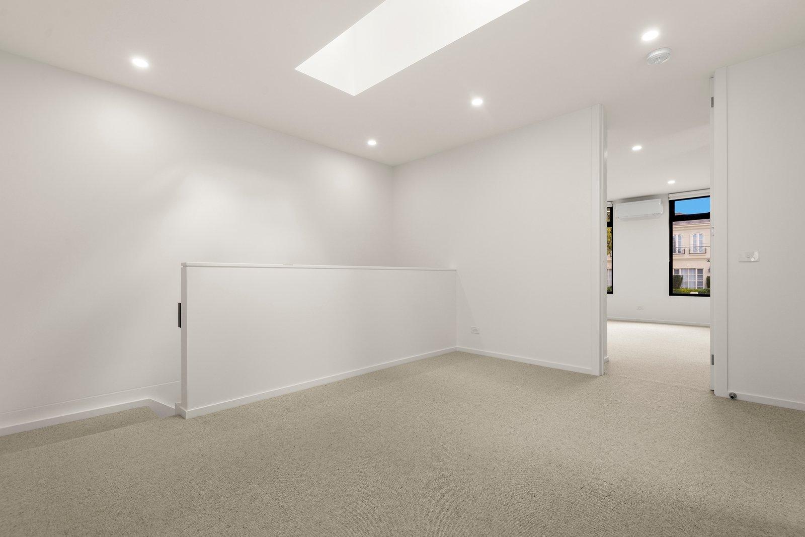 2/17 Evelina Street, Mont Albert North, Vic
